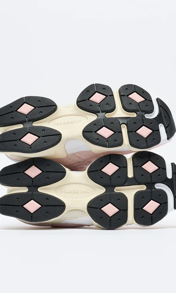 New-Balance-U-9060-CSP-Crystal-Pink-Shell-Pink-6