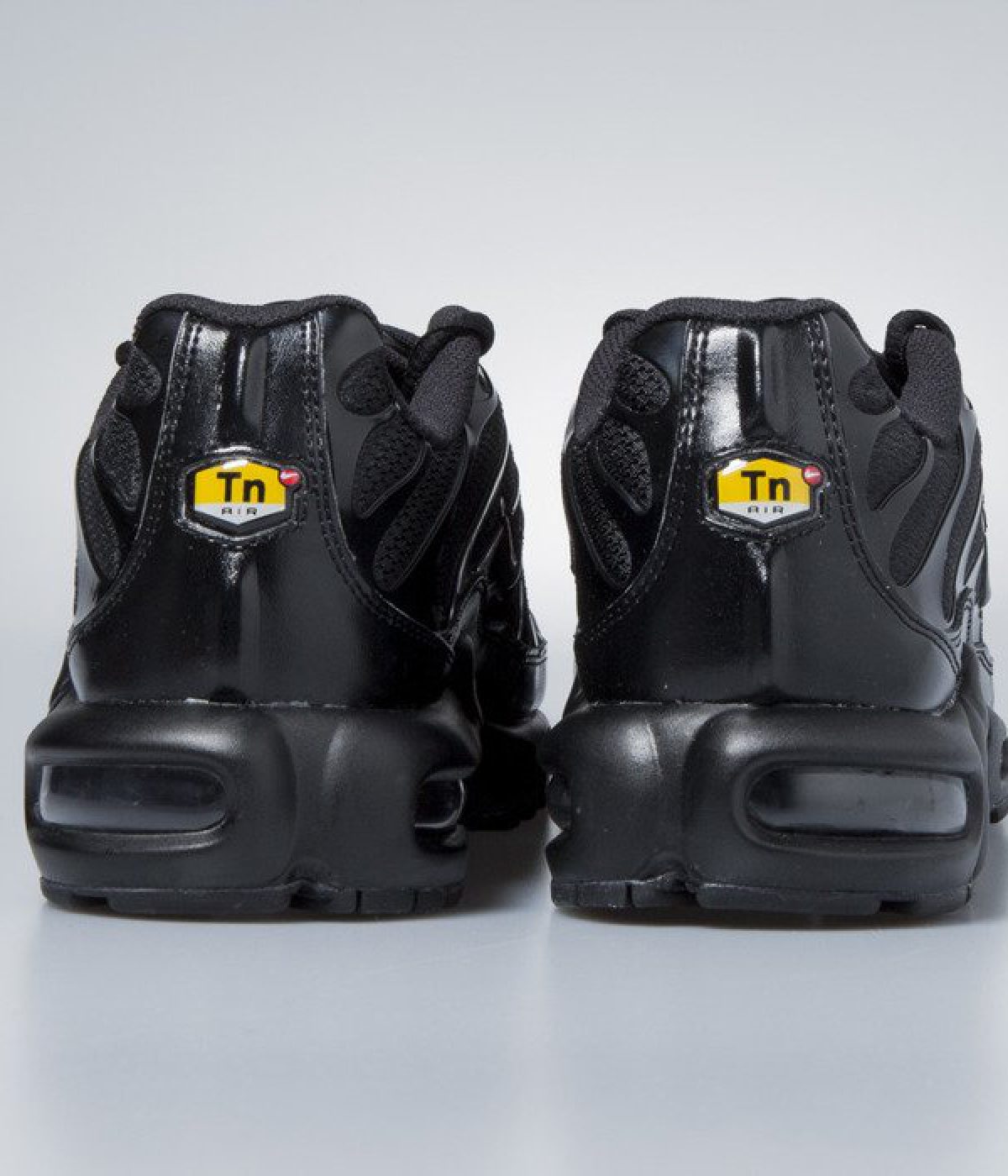 eng_pl_Nike-Air-Max-Plus-black-black-black-604133-050-30134_5