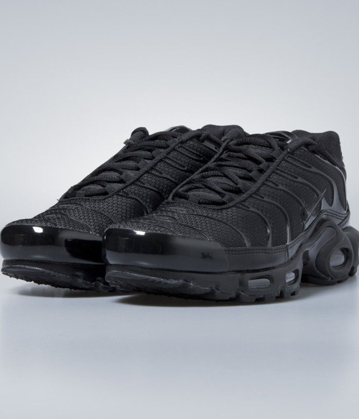 eng_pl_Nike-Air-Max-Plus-black-black-black-604133-050-30134_6