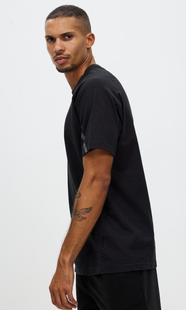 http___static.theiconic.com.au_p_adidas-sportswear-6736-2351181-3