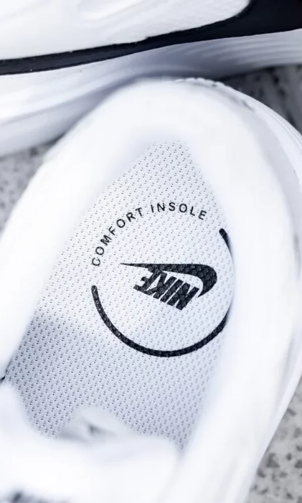 krossovki-nike-air-max-sc-cw4555-102-5-695x695