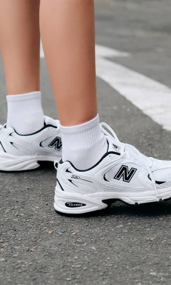 new-balance-530-white-black-mr53_7ecc9c7896aa4c17b975992368448014