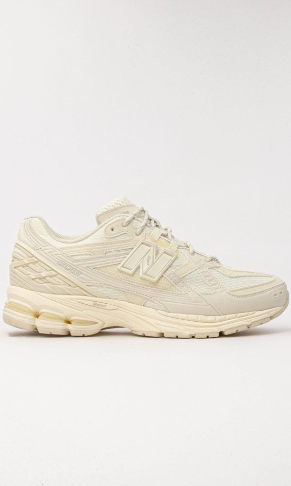 new-balance-m1906nk-1241x1536