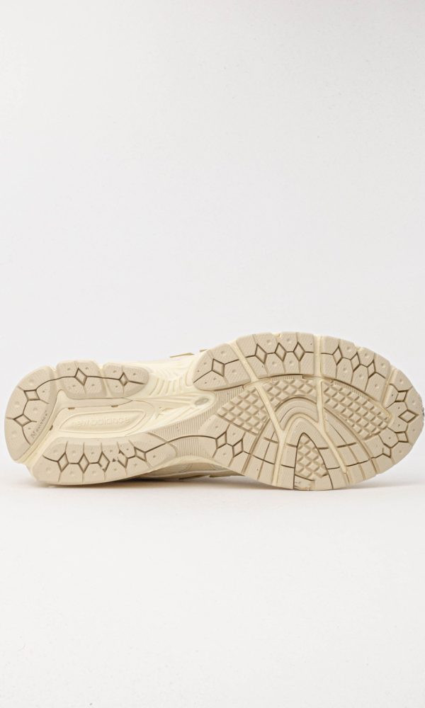 new-balance-m1906nk-2-1241x1536
